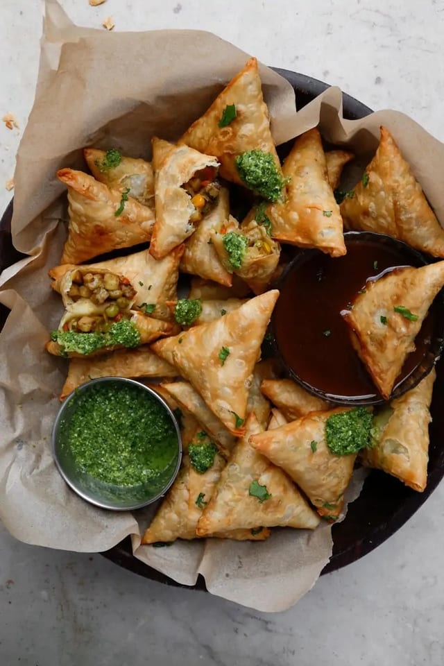 Vegetable Samosa Tray.